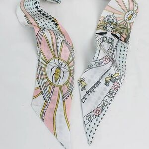 NWOT La Papesse Tarot Mitzah Bumblebee Bee Heart Star Infinity Patterned Twilly